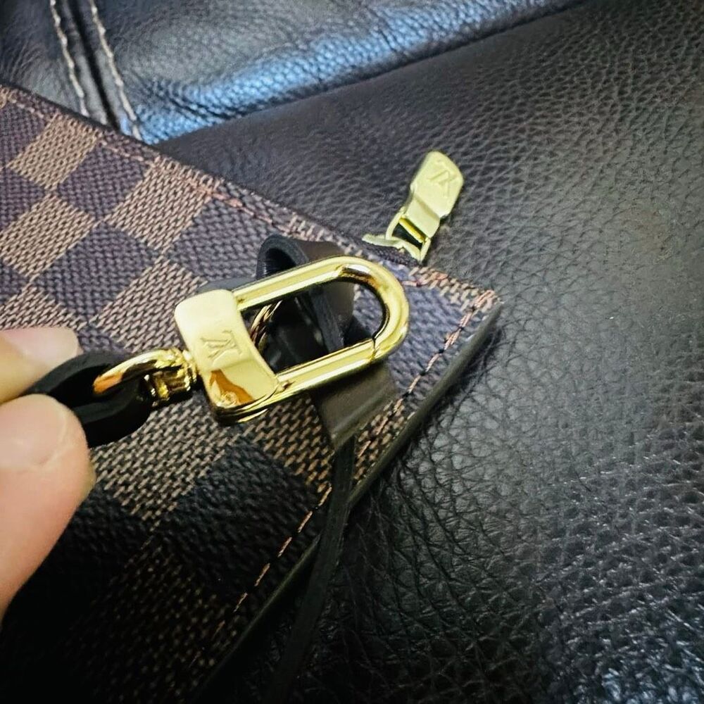 Louis Vuitton Neverfull GM Pouch - Picture 4 of 9